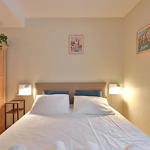  Apartamento Au Coeur Des Papes, Dans Batisse De Charme & En Coeur De